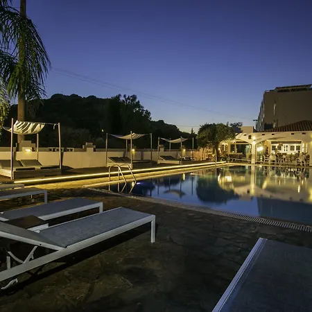 Malibu Boutique & Апарт-отель 4*