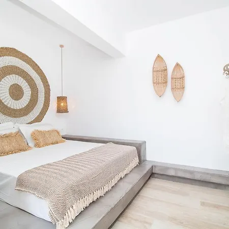 Malibu Boutique & 4*