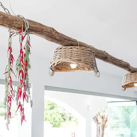 Malibu Boutique & 4*