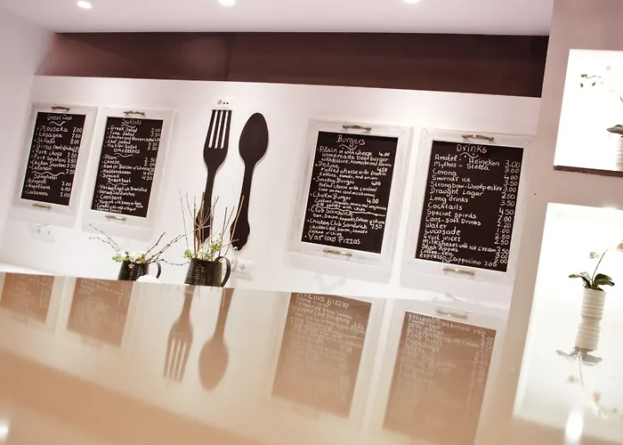 Malibu Boutique & فاليراكي