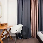 Malibu Boutique & 4*