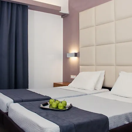 Malibu Studios & Bungalows 4*