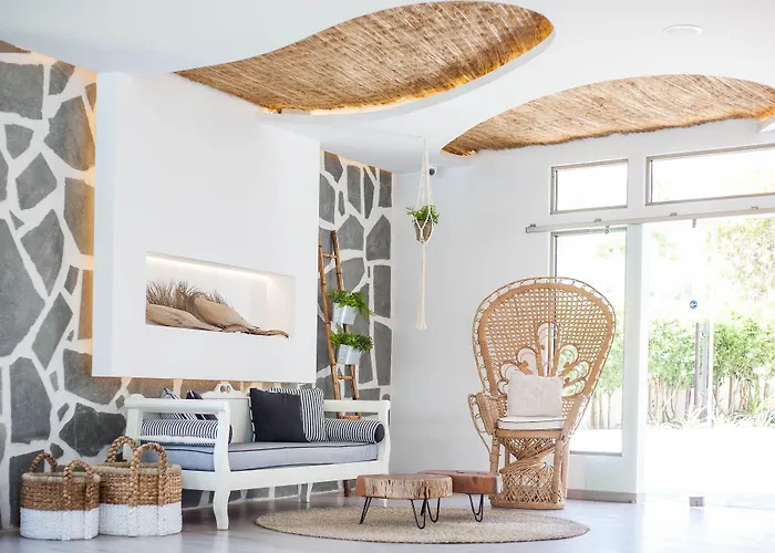 Malibu Boutique & 4*