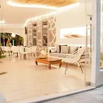Malibu Boutique & فاليراكي