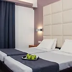 Malibu Boutique & 4*