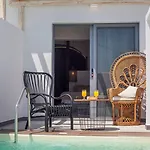 Malibu Boutique & فاليراكي