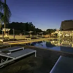 Malibu Boutique & شقة فندقية 4*