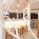 Malibu Boutique & شقة فندقية 4*