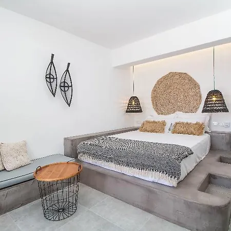 Malibu Boutique & 2*