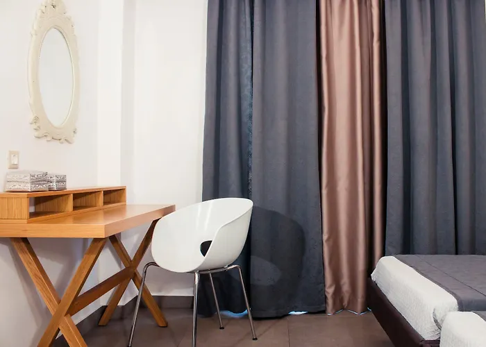 Malibu Boutique & 4*