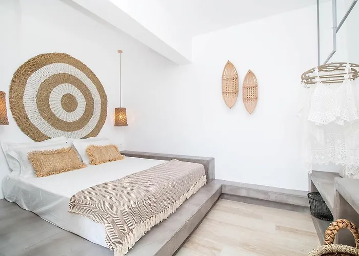 Malibu Boutique & 4*