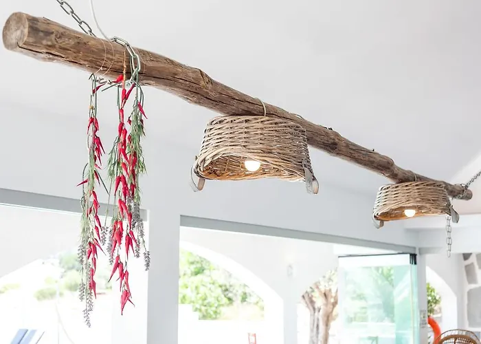 Malibu Boutique & 4*